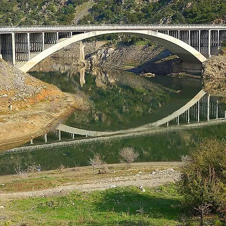 Ferula Romantica Mansarda Tra Fiumi E Montagne Sardegna Prázdninový dům