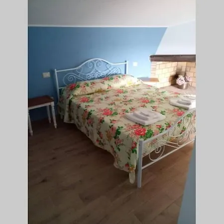 Ferula Romantica Mansarda Tra Fiumi E Montagne Sardegna