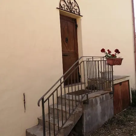 Ferula Romantica Mansarda Tra Fiumi E Montagne Sardegna Seùlo