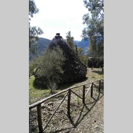 Ferula Romantica Mansarda Tra Fiumi E Montagne Sardegna Semesterbostad Seùlo