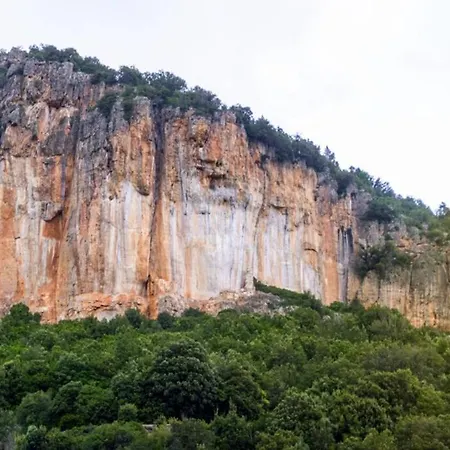 Ferula Romantica Mansarda Tra Fiumi E Montagne Sardegna Seùlo