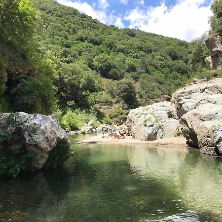 Ferula Romantica Mansarda Tra Fiumi E Montagne Sardegna