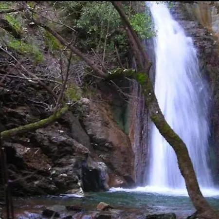 Ferula Romantica Mansarda Tra Fiumi E Montagne Sardegna *