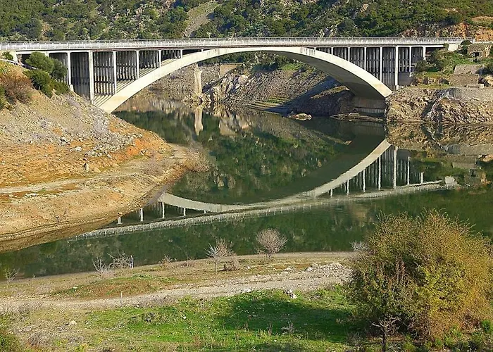 Ferula Romantica Mansarda Tra Fiumi E Montagne Sardegna Vakantiehuis