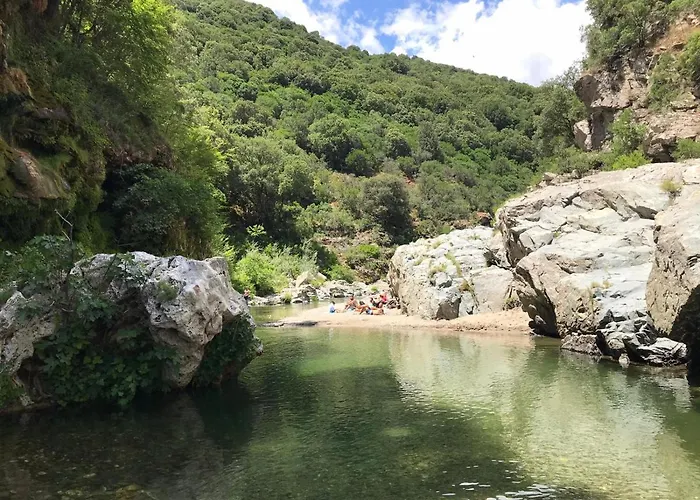 Ferula Romantica Mansarda Tra Fiumi E Montagne Sardegna